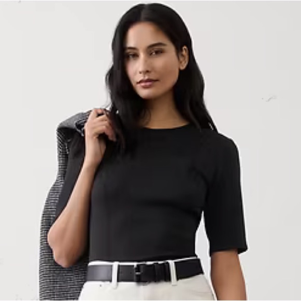Banana Republic Black Soft Touch Fitted Top size Medium - NWT